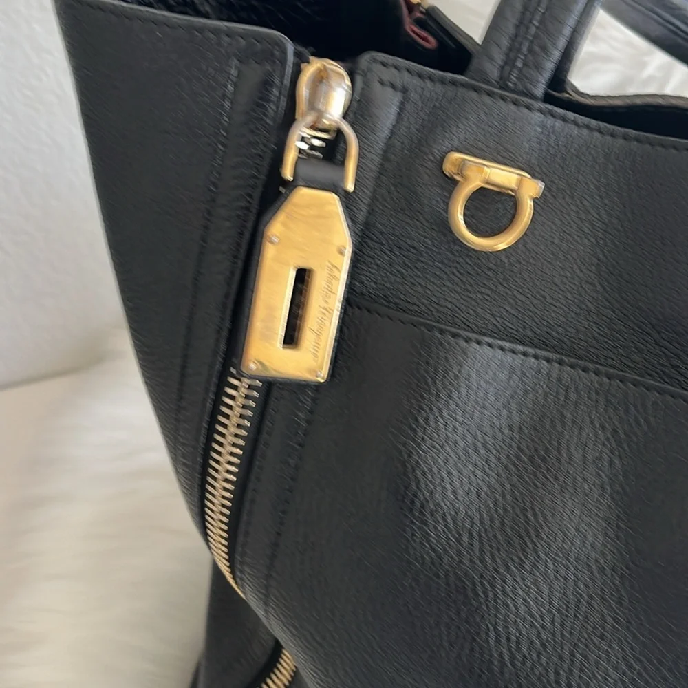 SALVATORE FERRAGAMO GANCINI SUZANNE TOTE PEBBLED LEATHER SHOULDER HANDBAG - Picture 6 of 12